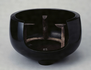 宗徧好四方釜風炉 五徳添