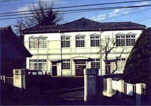 上田蚕種協業組合事務棟