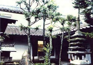 川西市郷土館（旧平安家住宅乾蔵）