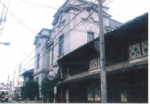 作州民芸館（旧土居銀行津山支店）