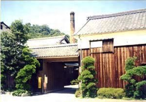 萱島酒造門口倉庫