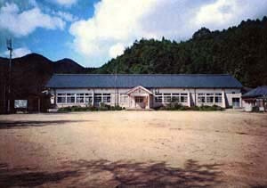 鈴鹿峠自然の家（旧坂下尋常高等小学校）