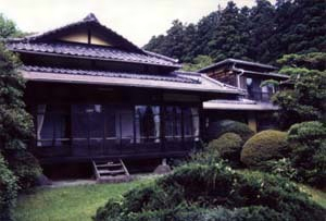 三井翠松園（旧三井高達別荘）本館