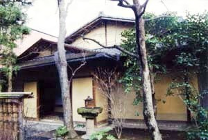 北村美術館四君子苑玄関・寄付