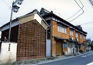 橋本旅館土蔵