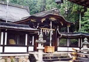 大鳥神社祝詞殿（中門）