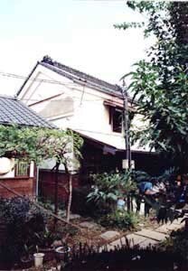 朝日屋原薬局土蔵