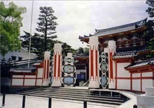 耕三寺山門