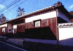 千本内海家住宅長屋門