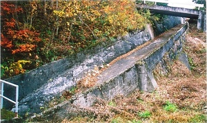 平作原発電所恩原貯水池堰堤余水路