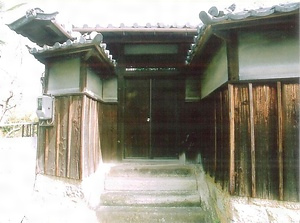 小河家住宅裏門