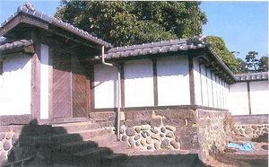 帆足家本家住宅（富春館）塀