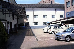 飯島商店作業所棟