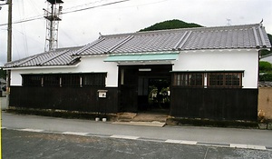 旧小國家住宅長屋門