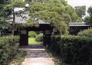 田中家住宅勝手門及び納屋