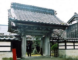 本光寺大門