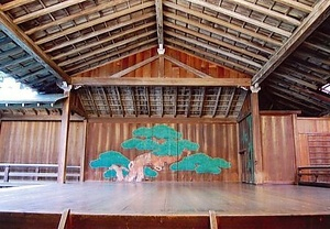 代々木能舞台舞台・橋掛・鏡の間