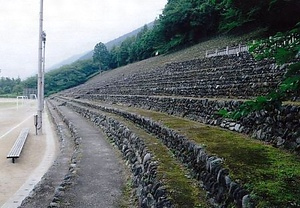 山根競技場観覧席