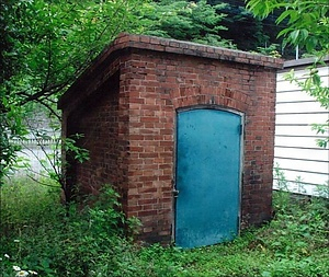 わたらせ渓谷鐵道神戸駅危険品庫