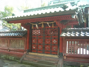 尾崎神社 透塀