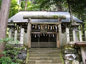 須波阿須疑神社本殿