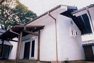八代家住宅（山梨県北巨摩郡明野村） 穀蔵