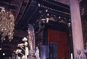 財賀寺 本堂内厨子