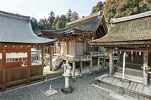 苗村神社西本殿
