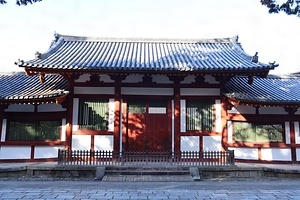東大寺東西楽門（東）