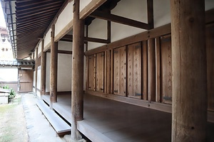 東大寺法華堂手水屋