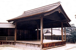 沼名前神社能舞台