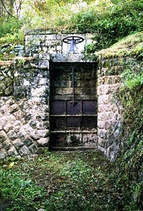 那須疏水旧取水施設 西水門