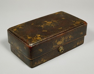 蓮唐草蒔絵経箱