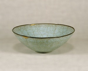 青磁鉢