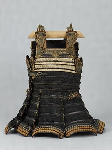 黒韋威肩白胴丸