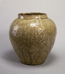 黄釉牡丹唐草文壺