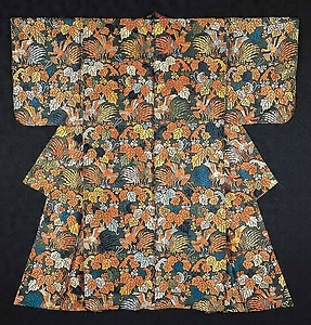 能装束〈緑地桐鳳凰文唐織／〉