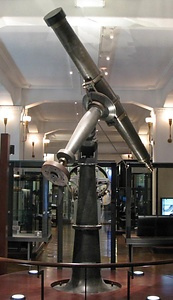 天体望遠鏡（八インチ屈折赤道儀）〈／英国製〉