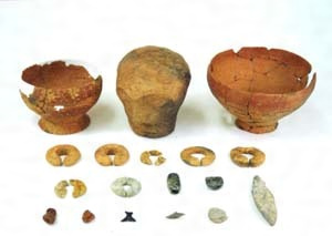 千葉県南羽鳥中岫１遺跡土坑出土品