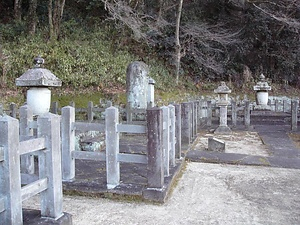 岡藩主中川家墓所