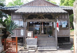 都萬神社拝殿