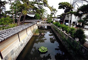 善通寺誕生院極楽堀石積