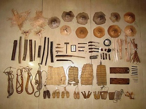 佐治の板笠製作用具及び製品