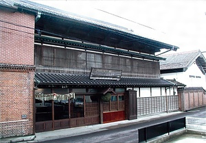 八戸酒造店舗兼主屋