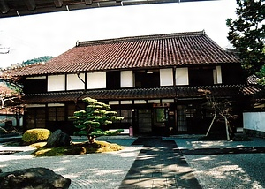 杜塾美術館本館（旧弥重家住宅主屋）