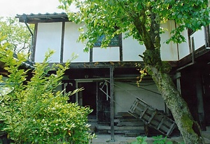 大石家住宅籾蔵