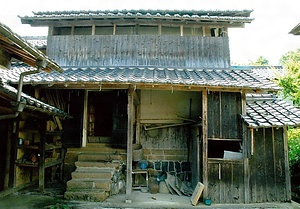 大石家住宅飯米蔵及び水車小屋