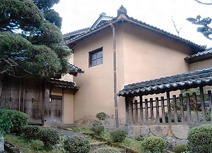 日下家住宅炭小屋