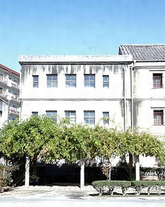 岡山県立岡山朝日高等学校（旧第六高等学校）西書庫