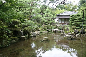 旧石崎氏庭園<br />
（石泉荘庭園）